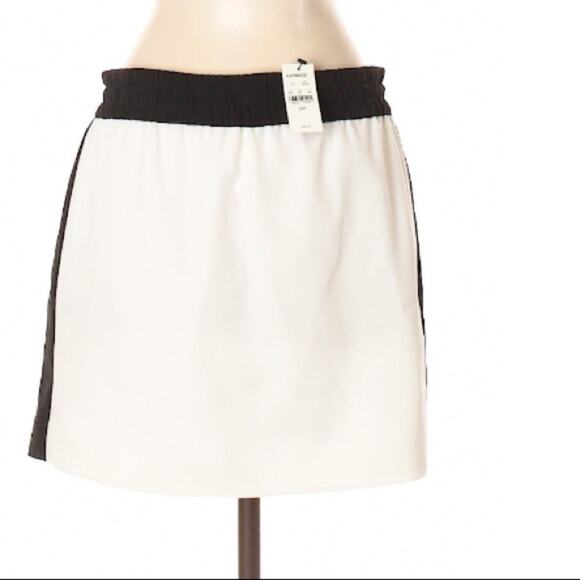 Express Black And White Mini Skirt - Picture 2 of 7